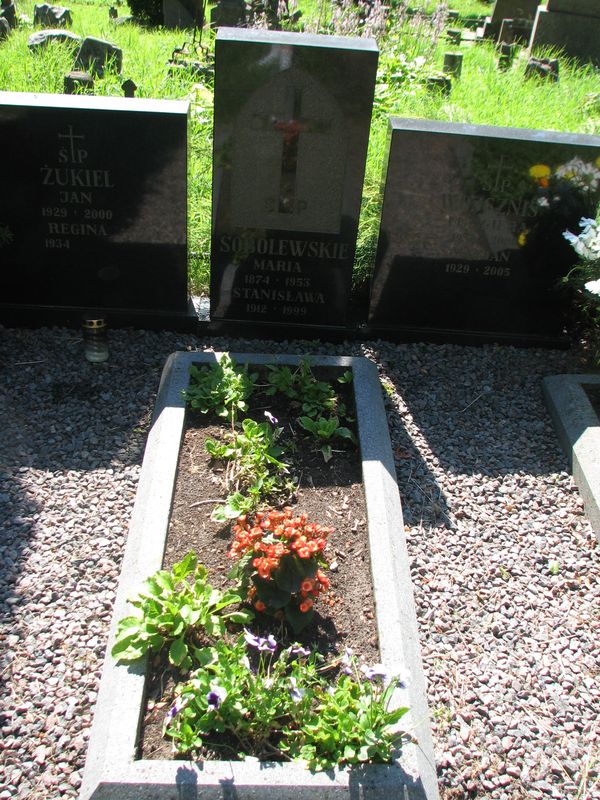 Fragment of the gravestone of Maria and Stanislava Sobolewski, Ross cemetery, as of 2013