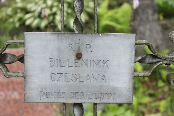 Inscription on the gravestone of Czeslawa Bieleninik, Rossa cemetery in Vilnius, as of 2013