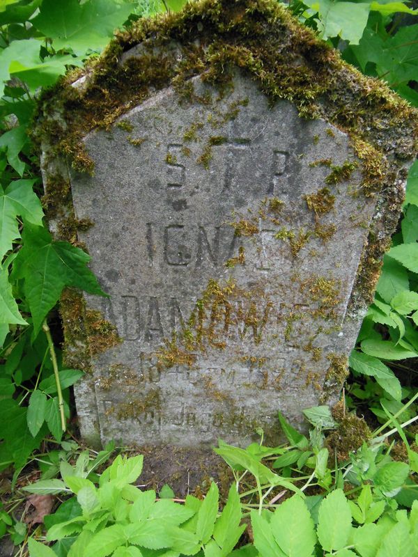Inscription on the gravestone of Ignacy Adamowicz, Na Rossie cemetery in Vilnius, as of 2013