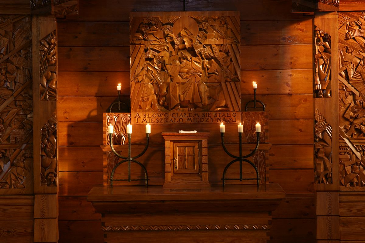 Jan Szczepkowski, Kapliczka Bożego Narodzenia, 1925, drewno sosnowe, kościół pw. św. Stanisława w Dourges, Francja
