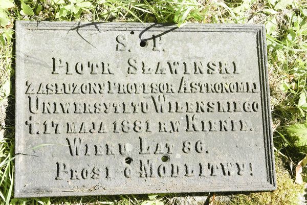Plaque from the tombstone of Piotr Slawinski, Ross Cemetery in Vilnius, as of 2013.