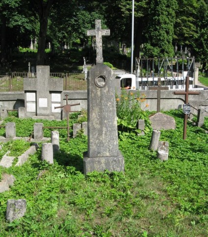 Nagrobek rodziny Korkuciów, cmentarz Na Rossie w Wilnie, stan z 2013 roku