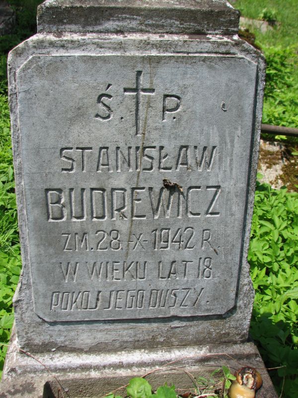 Tombstone of Stanislaw Budrewicz, Ross cemetery in Vilnius, as of 2013.