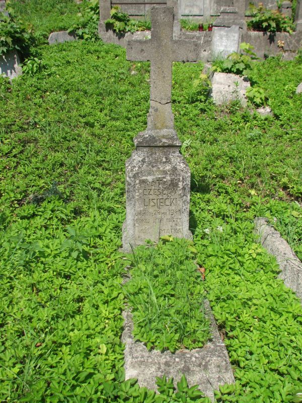 Tombstone of Czeslaw Lisiecki, Ross cemetery in Vilnius, as of 2013.