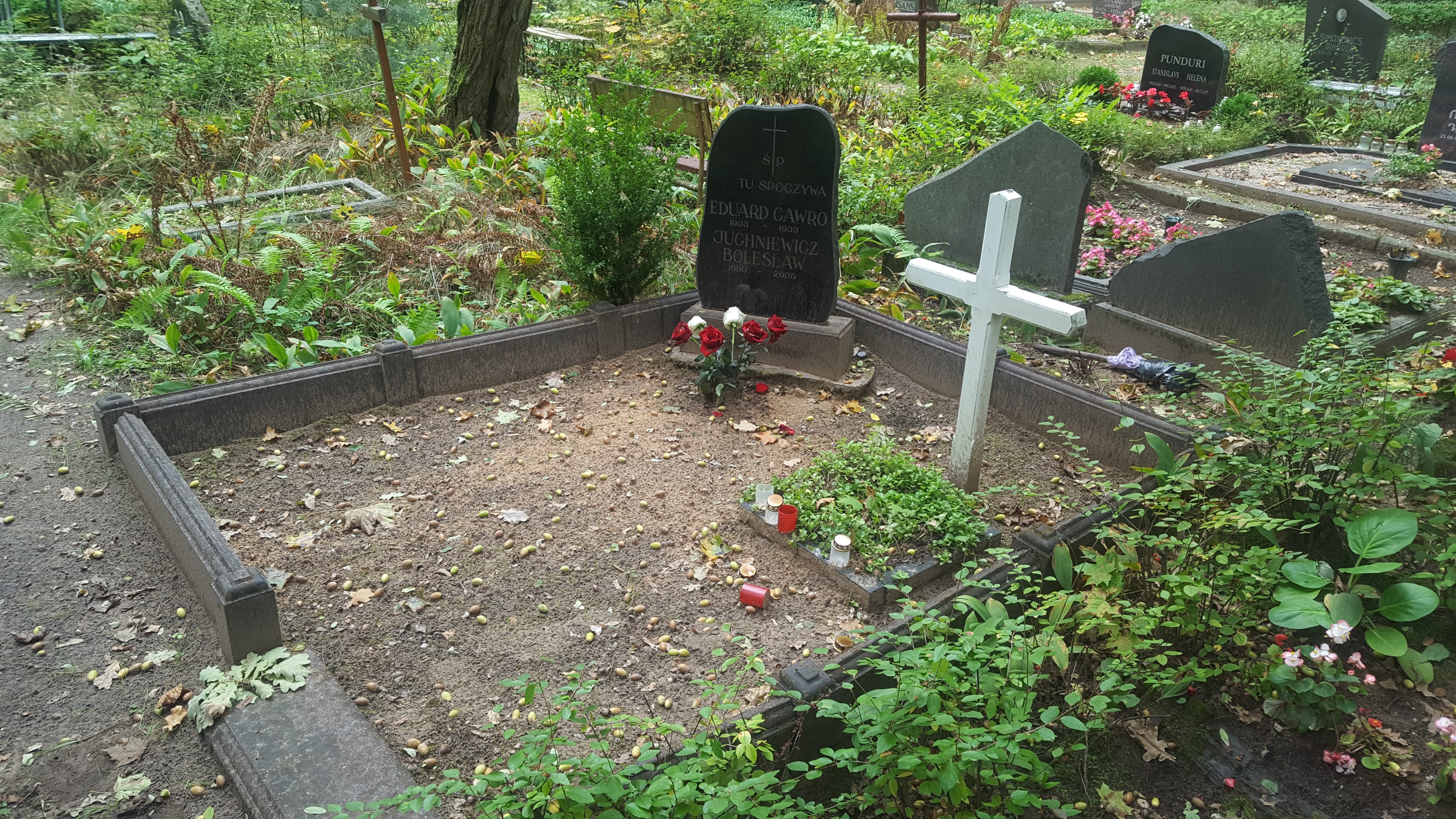 Tombstone of Eduard Gawro and Boleslav Yuchnevich, St Michael's cemetery in Riga, as of 2021.