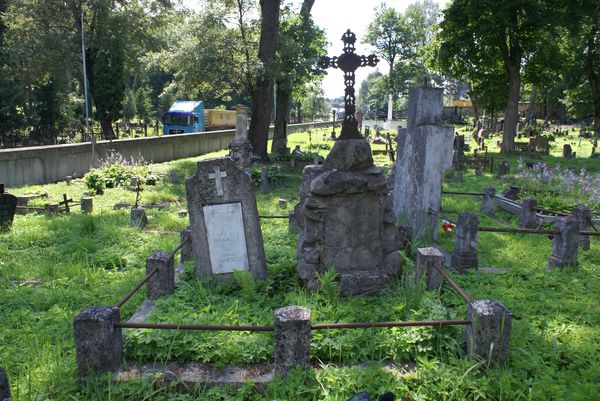 Tombstone of Alexander, Bronislaw and Jadwiga Imieniński, Rossa cemetery in Vilnius, as of 2013