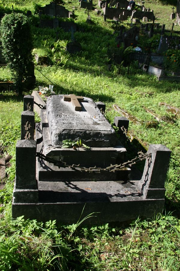 Tombstone of Dominik and Szymon Zielonko from the Ross Cemetery in Vilnius, as of 2013.