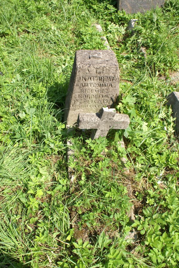 Tombstone of Katarzyna Jucevičius Karolevičius, Rossa cemetery in Vilnius, as of 2013