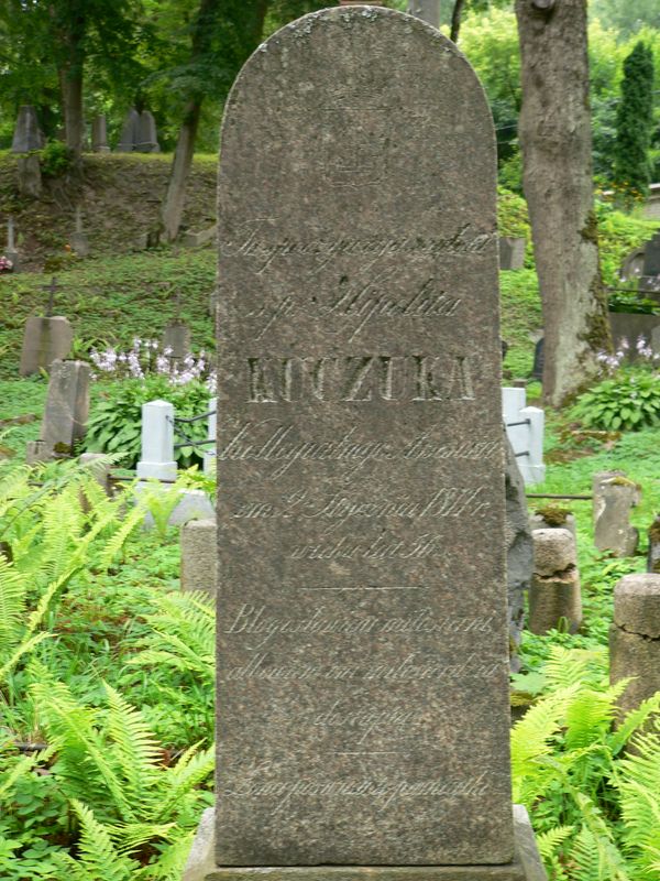 Tombstone of Hipolit and Tekla Kuczuk, Na Rossie cemetery in Vilnius, as of 2013.