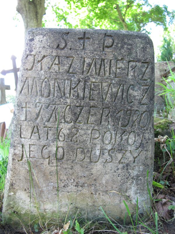 Fragment nagrobka Kazimierza Monkiewicza, cmentarz na Rossie w Wilnie, stan z 2013