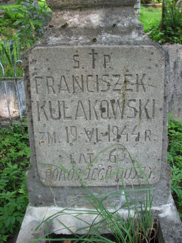 Fragment nagrobka Franciszka Kułakowskiego, cmentarz na Rossie, stan z 2013 roku