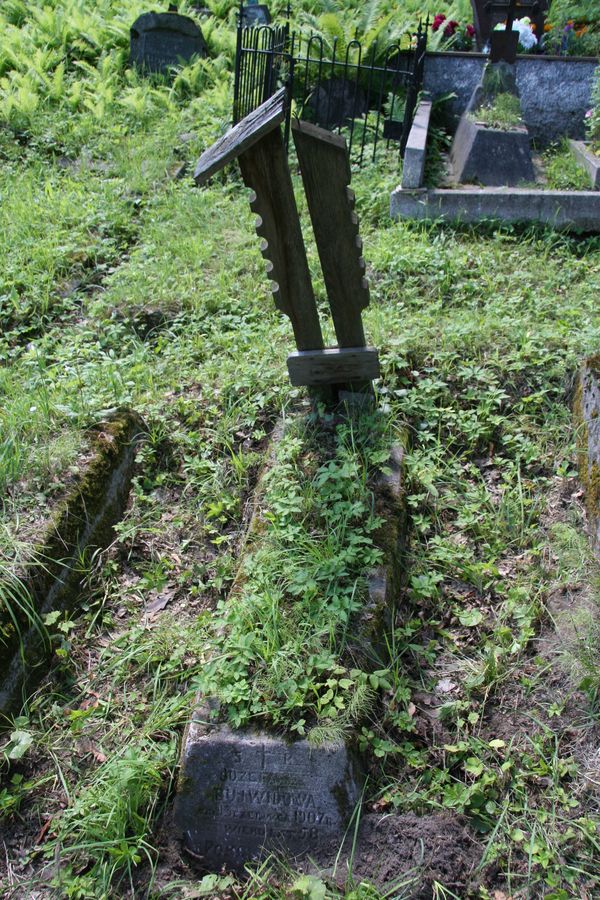 Nagrobek Józefy Bujwidowej z cmentarza na Rossie w Wilnie, stan z 2013 r.