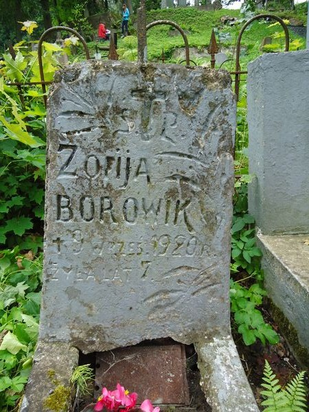Inskrypcja na nagrobku Zofii Borowik, cmentarz na Rossie w Wilnie, stan z 2013