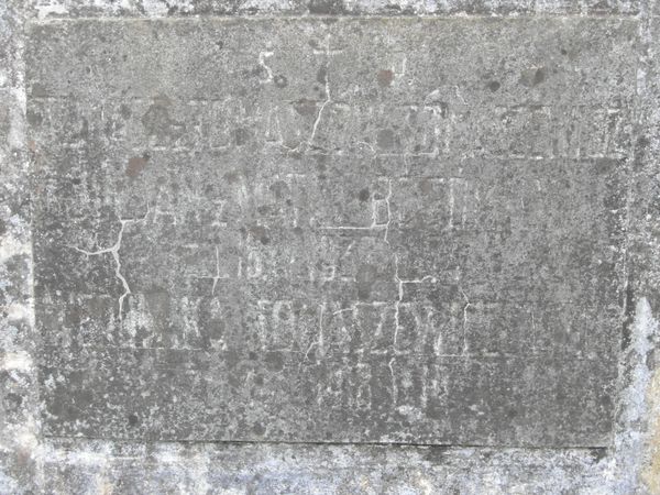 Напис на могилі родин Томашевичів і Шибальських на кладовищі На Россі у Вільнюсі, станом на 2013 рік