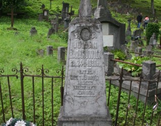 Grobowiec Juliana Baranowicza z cmentarza na Rossie w Wilnie, stan z 2013 r.