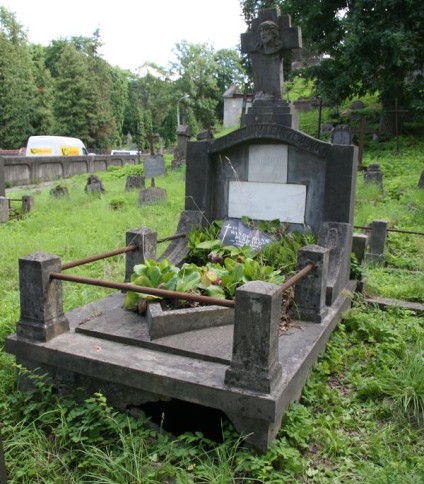 Grobowiec Bohdana Józefa Lenczewskiego oraz Wandy Joanna Burhardt z cmentarza na Rossie w Wilnie, stan z 2013 r.