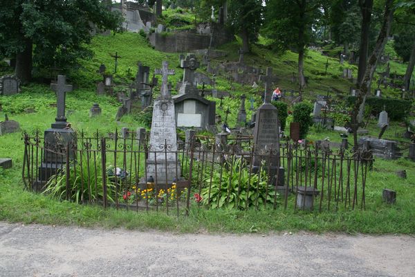 Nagrobek Kazimierza Silickiego z cmentarza na Rossie w Wilnie, stan z 2013 r.