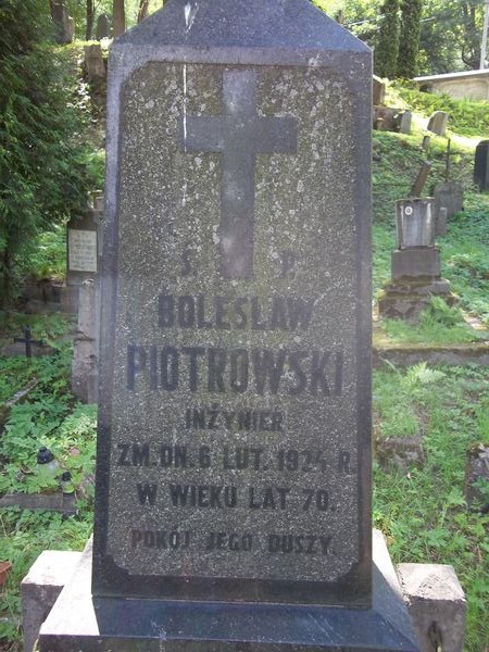 Inscription of the tombstone of Boleslaw Piotrkowski, Na Rossie cemetery in Vilnius, as of 2014