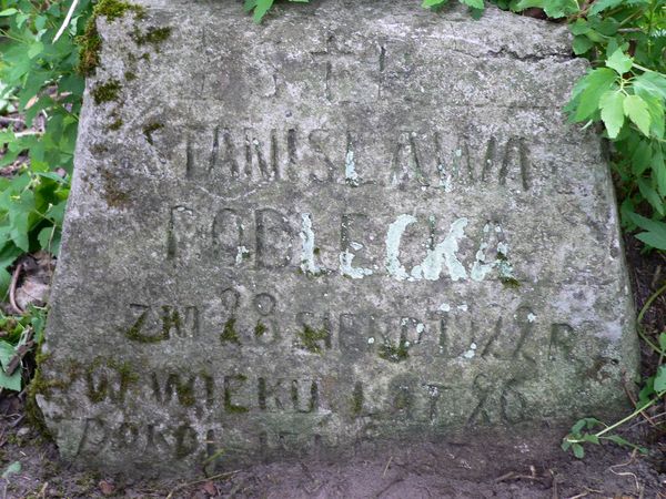 Fragment nagrobka Stanisławy Podleckiej, cmentarz Na Rossie w Wilnie, stan z 2013 r.