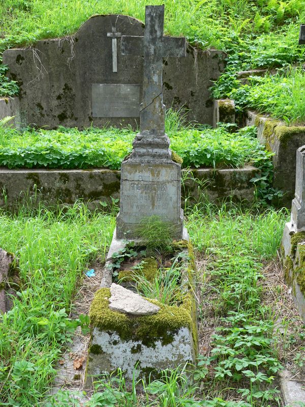 Tombstone of Paulina Towcik, Na Rossie cemetery in Vilnius, as of 2013.