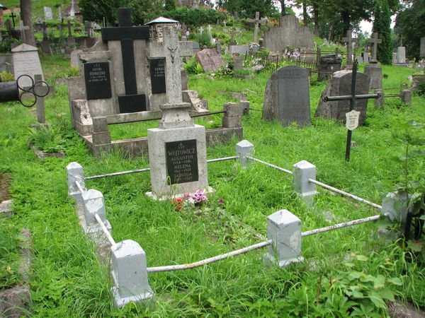 Nagrobek rodziny Wojtowicz, cmentarz na Rossie, stan z 2013 roku