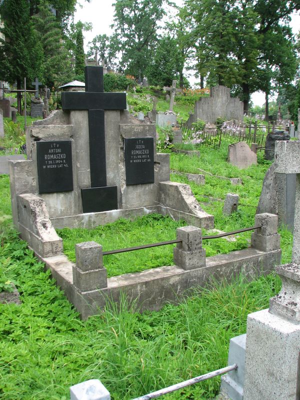 Grobowiec Antoniego i Józefy Romaszko, cmentarz na Rossie, stan z 2013 roku