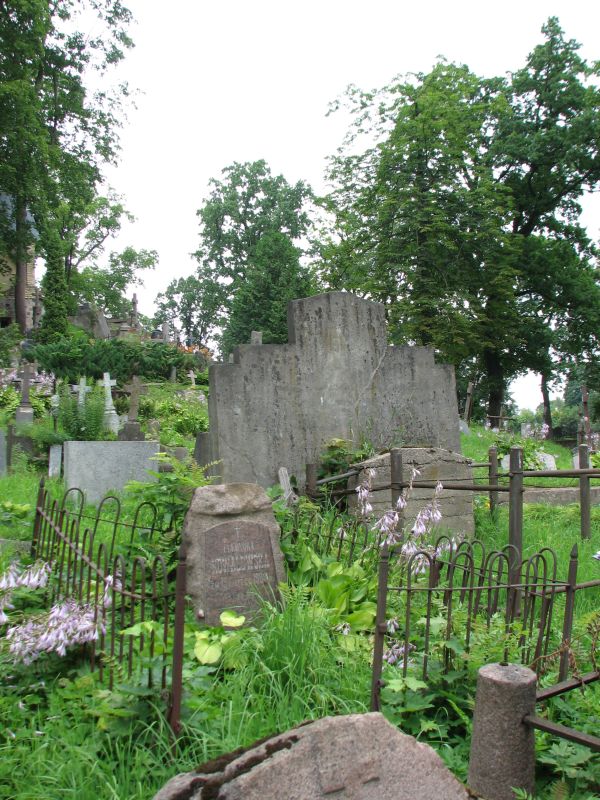 Tombstone of Anna and Eleonora Kovalevsky, Ross cemetery, as of 2013