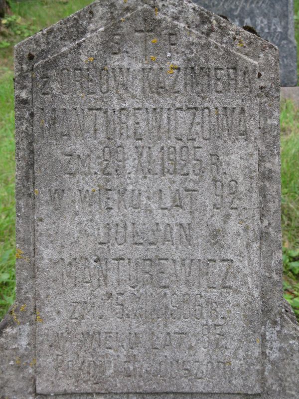 Inscription from the gravestone of Julian and Kazimiera Manturewicz, Ross Cemetery in Vilnius, as of 2013.