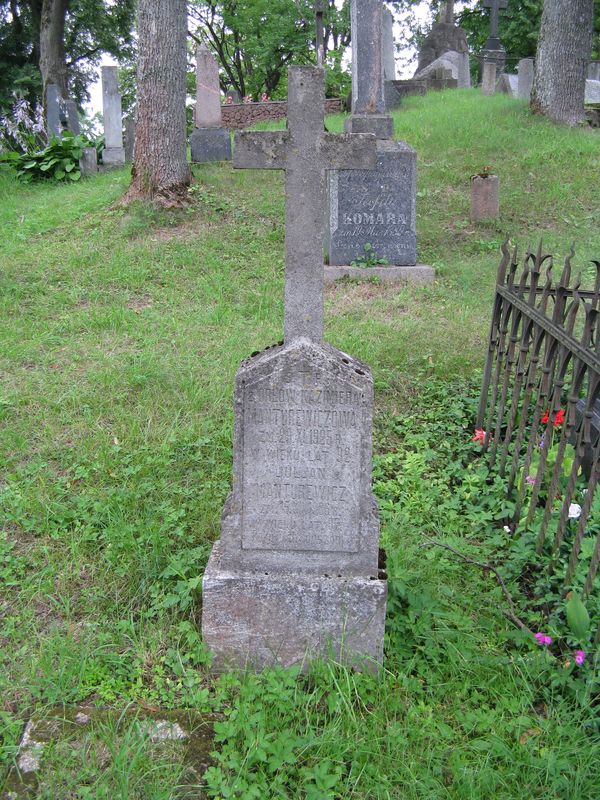 Tombstone of Julian and Kazimiera Manturewicz, Ross Cemetery in Vilnius, as of 2013.