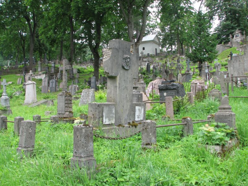 Grobowiec Benedykta i Petroneli Kużys, cmentarz na Rossie, stan z 2013 roku