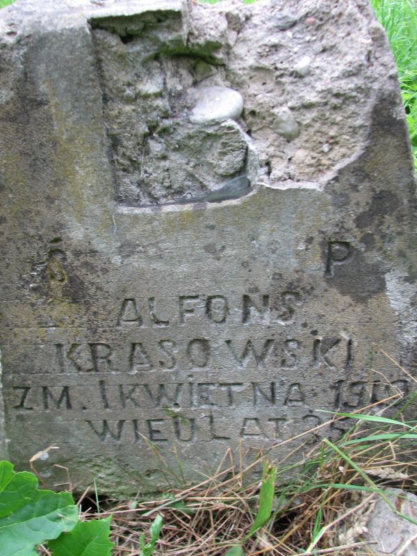 Fragment nagrobka Alfonsa Krasowskiego, cmentarz na Rossie, stan z 2013 roku