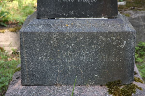 Tombstone of Antonina, Leopold and Tekla Mackiewicz, Na Rossie cemetery in Vilnius, as of 2013