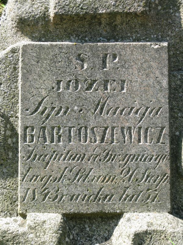 Fragment nagrobka Józefa Bartoszewicza, cmentarz na Rossie w Wilnie, stan z 2013 r.