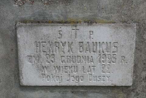 Inscription on the gravestone of Bolesław and Henryk Baukus, Na Rossie cemetery in Vilnius, as of 2013