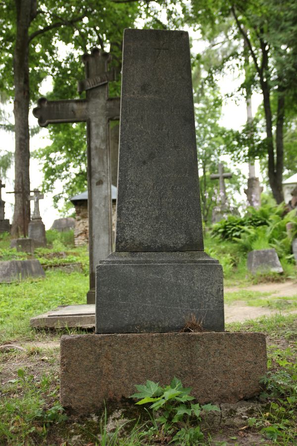 Tombstone of Karolina Leh and Paulina Misiewicz, Na Rossie cemetery in Vilnius, as of 2013