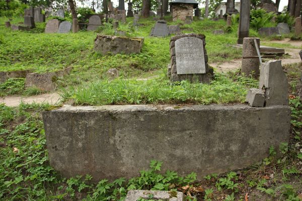 Tombstone of Bronislava Morozov, Na Rossa cemetery in Vilnius, state of 2013