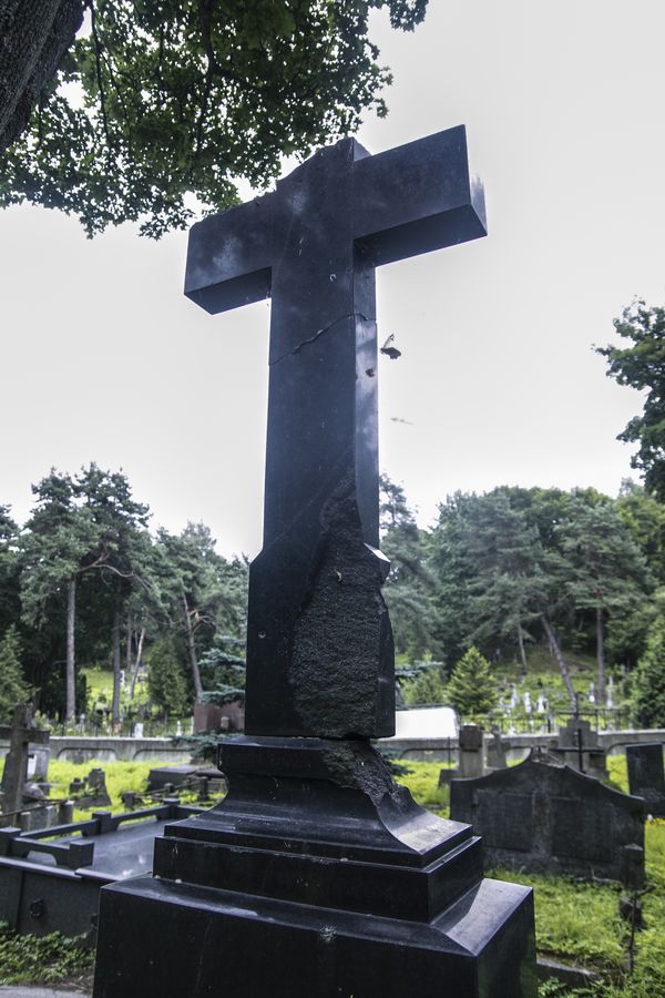Fragment nagrobka Ignacego Downarowicza, cmentarz Na Rossie w Wilnie, stan z 2013 r.