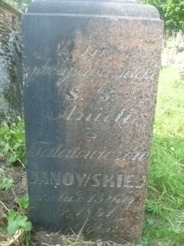 Fragment of the tombstone of Aniela and Valentin Janowski and Maria Jurkiewicz, Ross cemetery, as of 2013