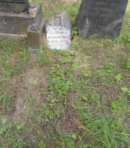 Nagrobek Stanisława Juchniewicza, cmentarz na Rossie w Wilnie, stan z 2014