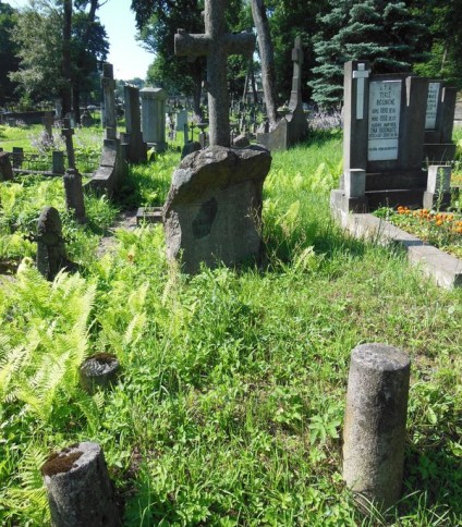 Nagrobek Augusty Makowskiej, cmentarz Na Rossie w Wilnie, stan z 2013