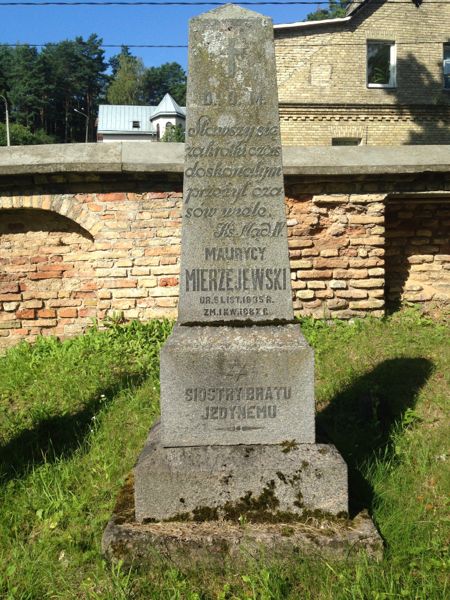 Tombstone of Maurycy Mierzejewski, Ross Cemetery, as of 2013