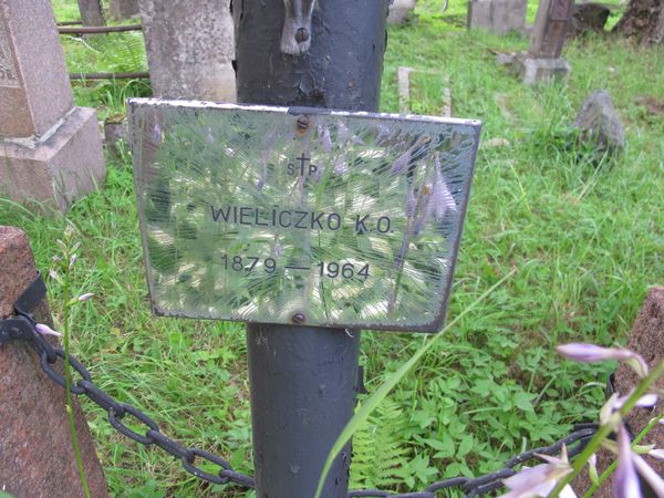 Fragment nagrobka Wieliczki, cmentarz na Rossie w Wilnie, stan z 2013