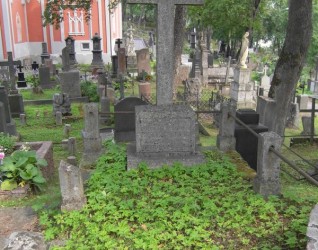 Nagrobek Antoniego i Stefanii Piotrowskiej, cmentarz na Rossie w Wilnie, stan z 2013 r.