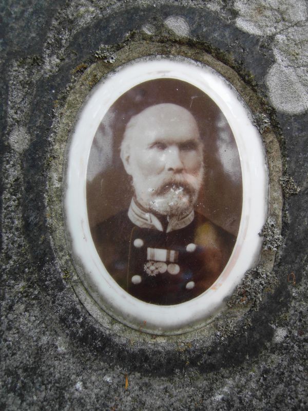 Photograph from the tombstone of the Zycki family, Ross cemetery in Vilnius, as of 2013.