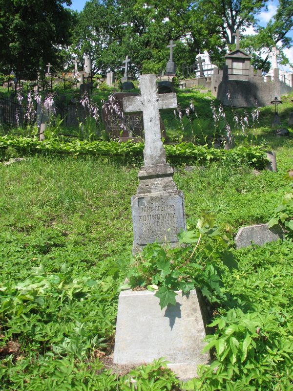 Tombstone of Irma Zdun, Ross cemetery in Vilnius, as of 2013.