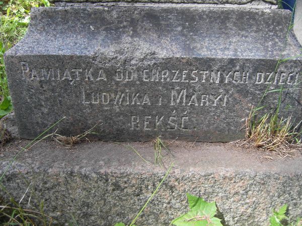 Fragment nagrobka Nikodema Koczana, cmentarz na Rossie w Wilnie, stan z 2013 r.