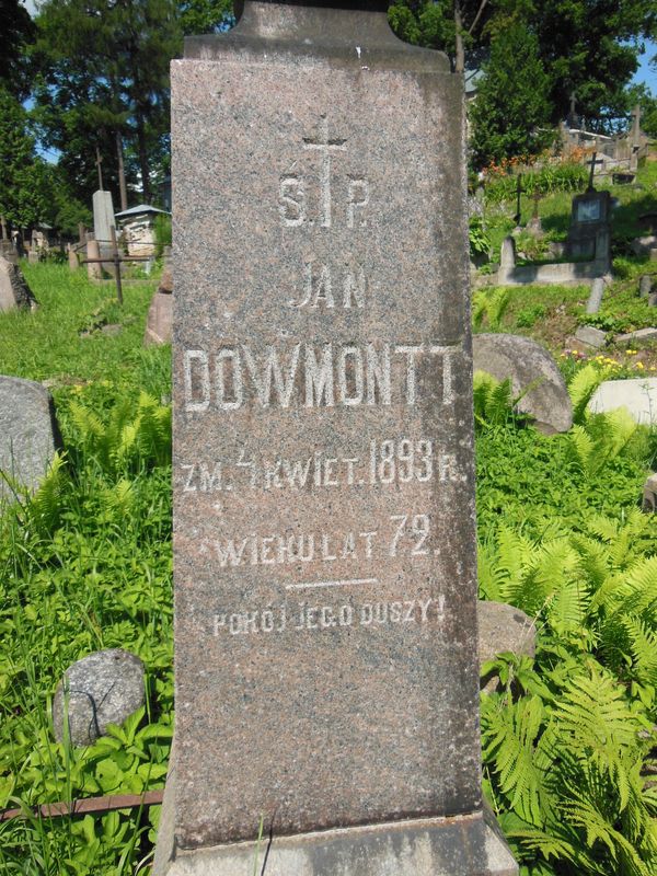 Inscription on the tombstone obelisk of Jan Dowmontt, Na Rossie cemetery in Vilnius, as of 2013
