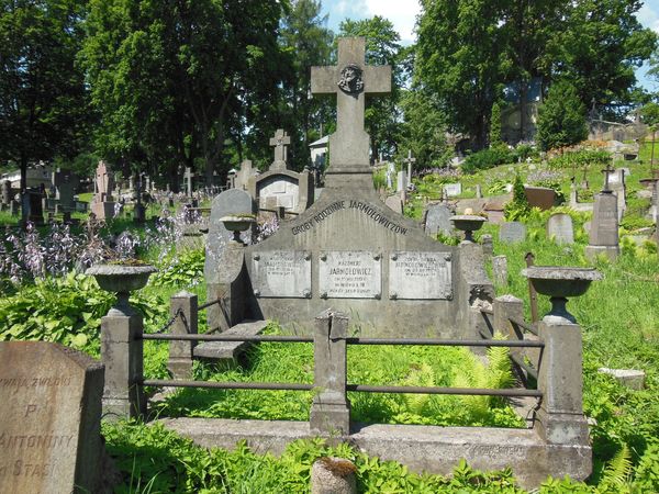 Grobowiec rodziny Jarmołowiczów, cmentarz Na Rossie w Wilnie, stan z 2013