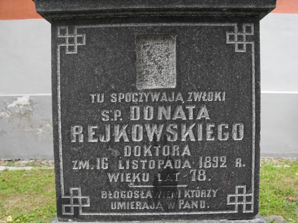 Fragment of Donat Rejkowski's tombstone, Na Rossie cemetery in Vilnius, as of 2013.