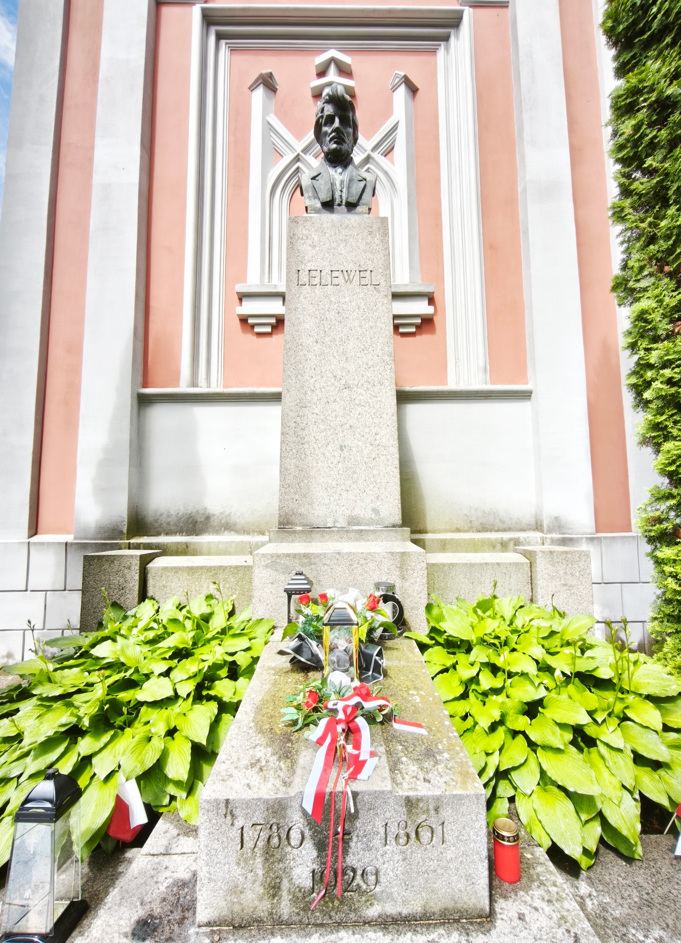 Photo montrant Tombstone of Joachim Lelewel